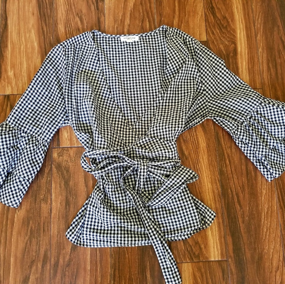 2 wrap tops! BeachLunchLounge Size small